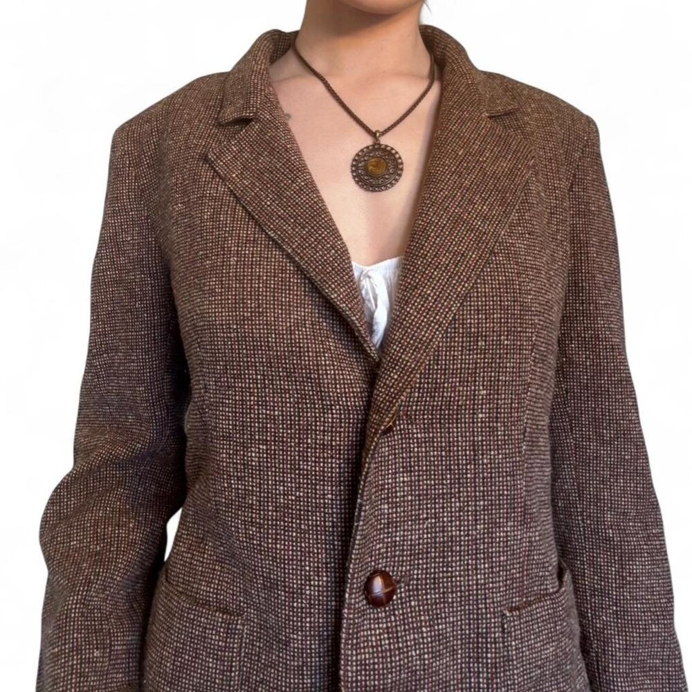 Brown plaid blazer with wooden button #blazer